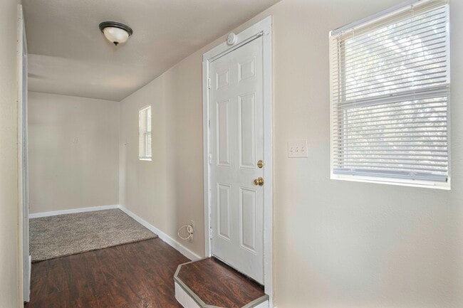 Photo - 526 Cooper St