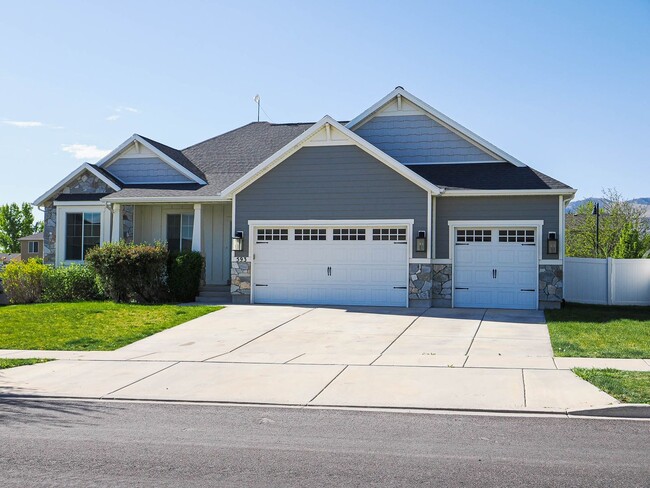 Photo - 3 bedroom, 2 bathroom Saratoga Springs Home