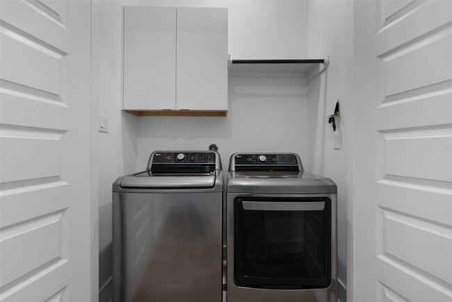 Building Photo - 513 Schweikhardt St Rental