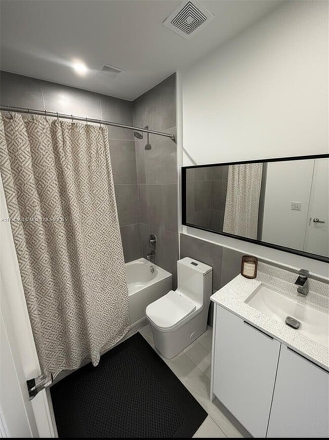 Photo - 1091 E 17th St Unit 303