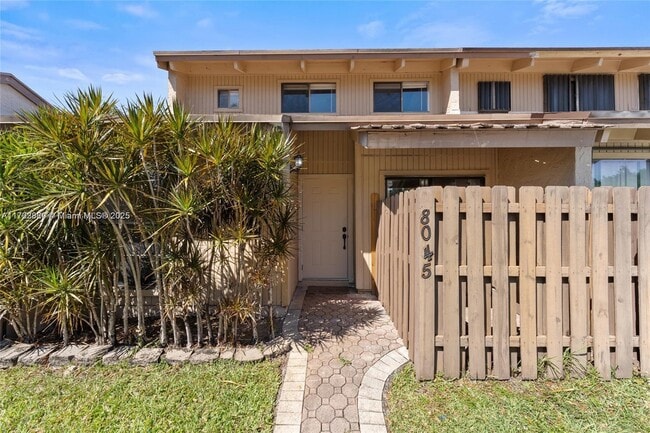Building Photo - 8045 SW 21st Ct Rental