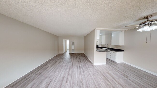 Photo - Venice Capri Apartments