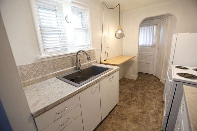 Photo - 112 8th St