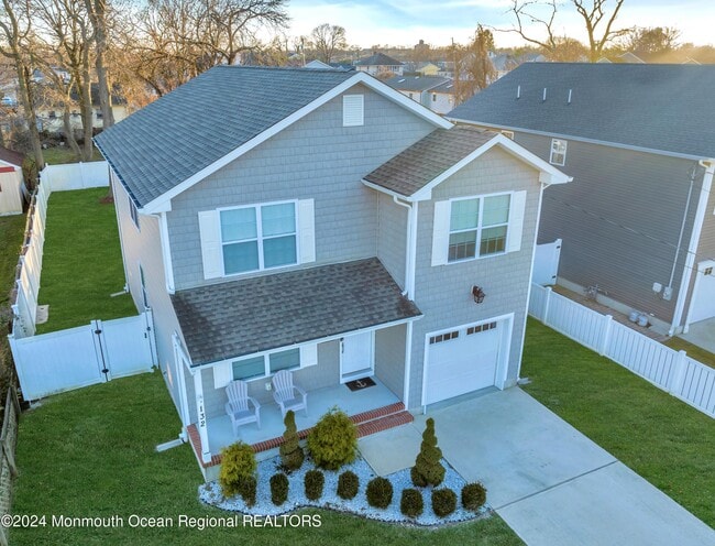 132 Chelton Ave