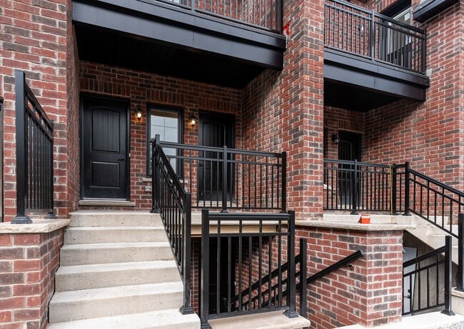 Building Photo - 153 Mary St Unit D