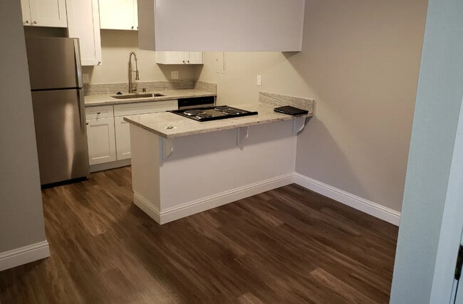 Photo - 2300-2306 G St