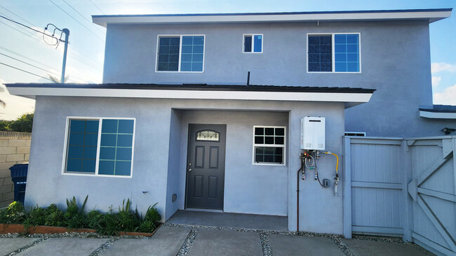 Photo - 1032 S Grevillea Ave Townhome