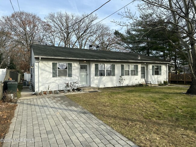 Photo - 2005 Old Bridge Ave Townhome