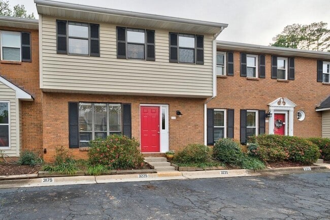 Building Photo - 3225 Cape Cir