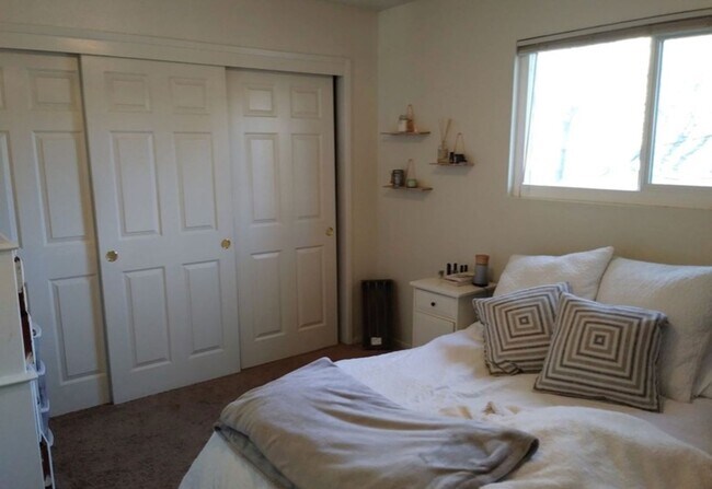 Photo - 621 W 7th St Unit 621 W. 7th A