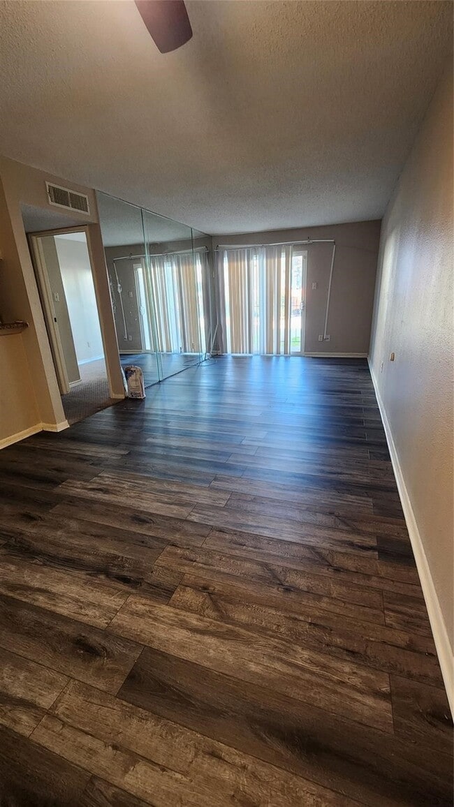 Photo - 2818 S Bartell Dr Unit 7