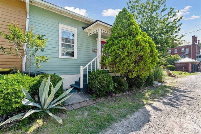 Photo - 534 E Gordon Ln