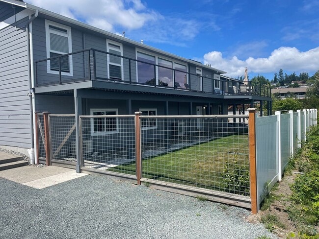 Photo - Spacious and Modern 3 Bedroom Sunlit Basem...