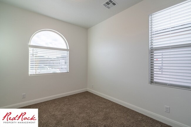 Photo - LIMITED TIME OFFER: 3 Bedroom, 2 Bath.  Fr...