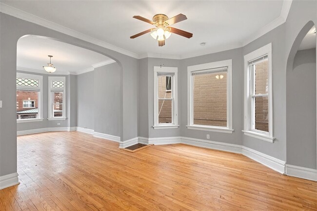 Photo - 3716 N Wayne Ave Unidad 2