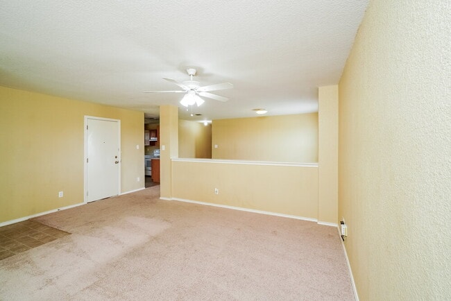 Photo - 8007 Heights Valley