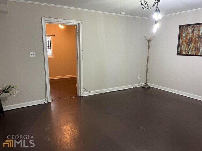 Photo - 456 Dunbar St SW