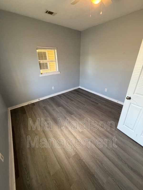 Photo - 1419 Richards St