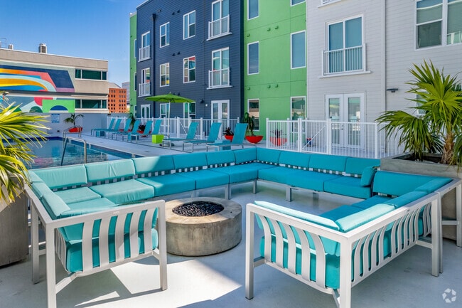 Pozo de fuego - Bold Lofts Apartments & Private Office Rentals