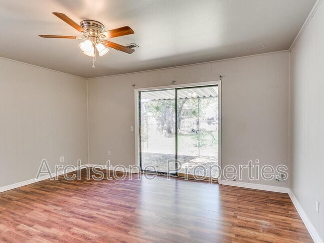 Photo - 1424 Tanglewood Dr