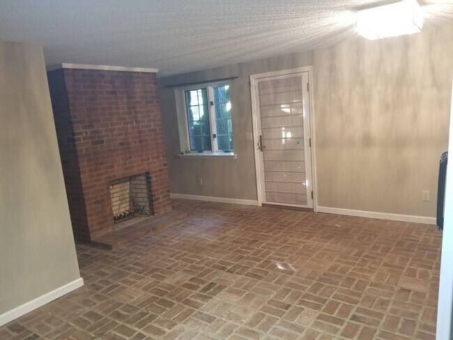 Photo - 1600 Woodland Way Unit Lakeside furnished 1 bedr