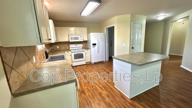 Photo - 5132 Columbia Dr