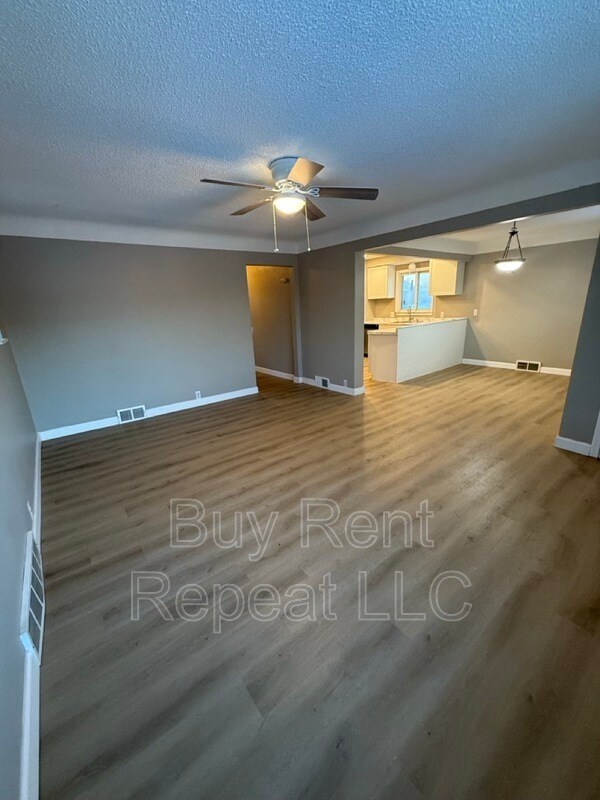 Photo - 22847 Panama Ave