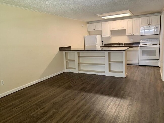 Photo - 4077 E Michigan St Unit 4077