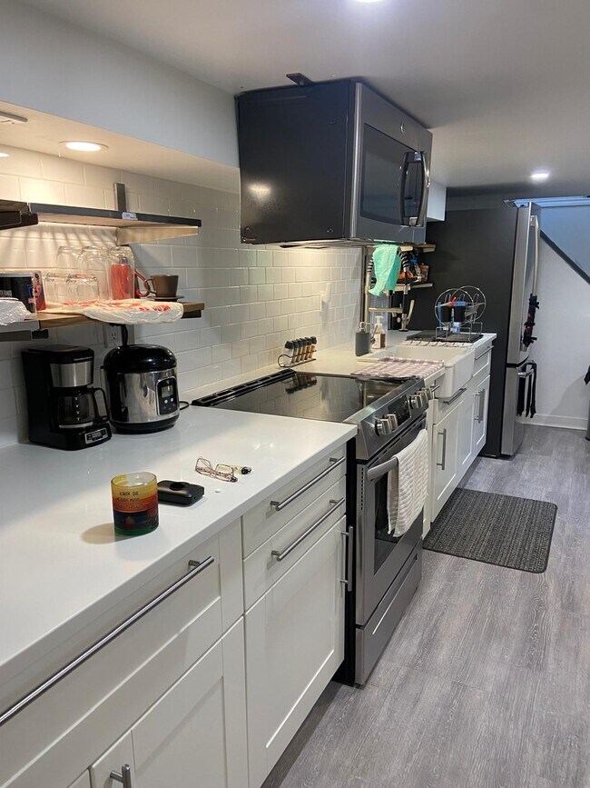 Building Photo - 173 Alice St Unit 1B