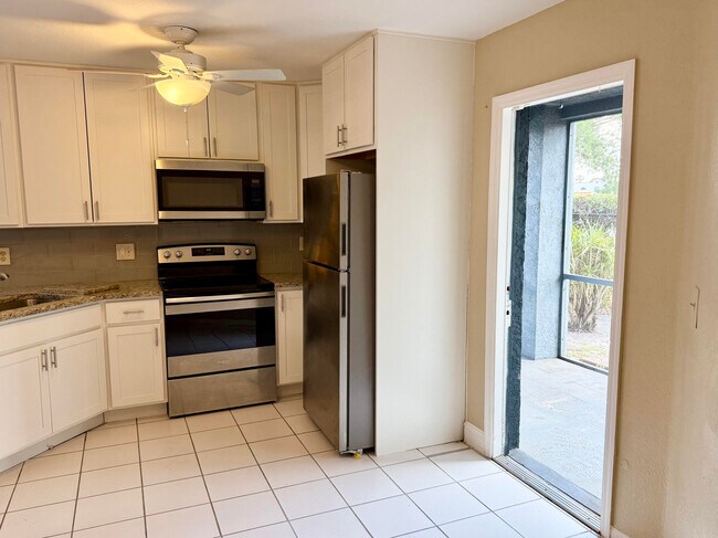 Photo - 13614 Yarmouth Ct