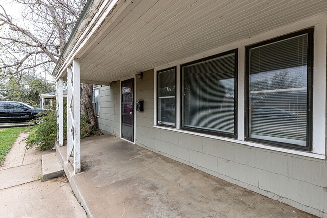 Photo - 3 Bedroom Home for under $1000