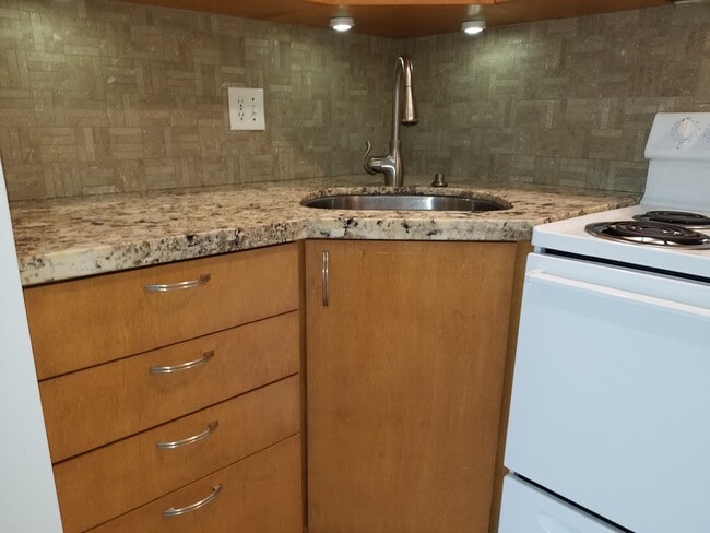 Photo - 280 S Cypress Rd Unit GeorgenArms12