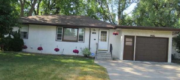 Renovation currently underway, updated pictures to come! - 1416 39th Ave NE Casa