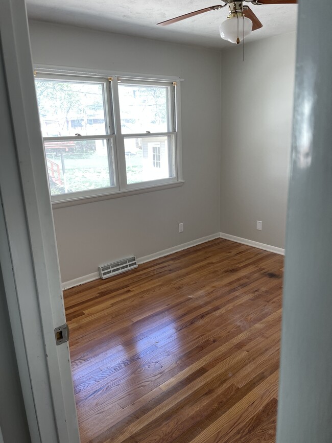 Photo - 866 S 45th St