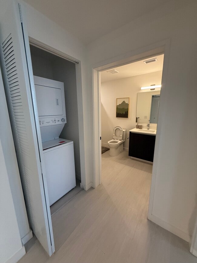 Photo - 20520 NW 20th Ct Unidad B8