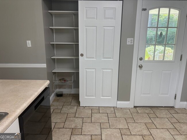 Photo - 2829 Maple Rd SE