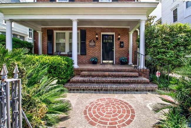 206 Nun St