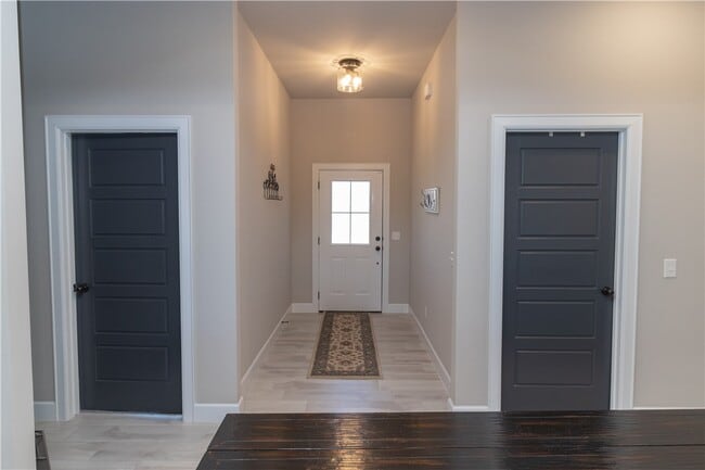 Photo - 1137 Laux Ln