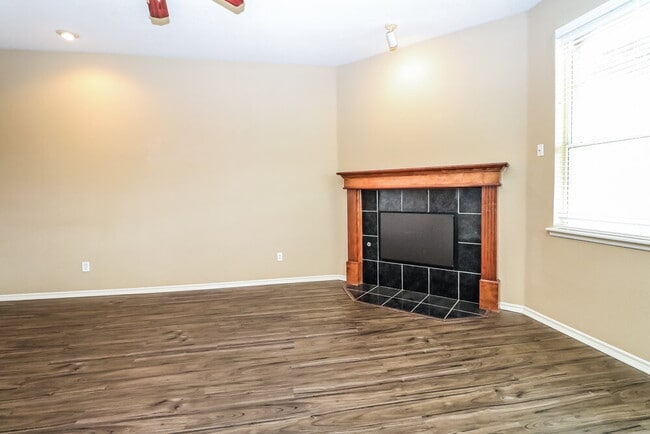 Photo - 2200 SW 141st Pl