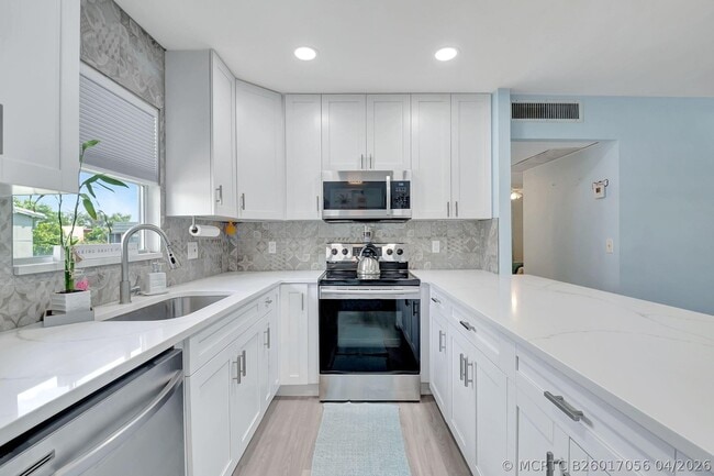 89 Flanders Dr Unit B
