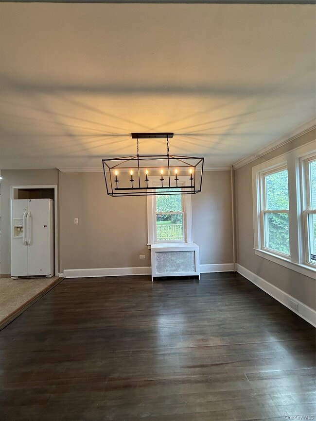 77 Woods Ave