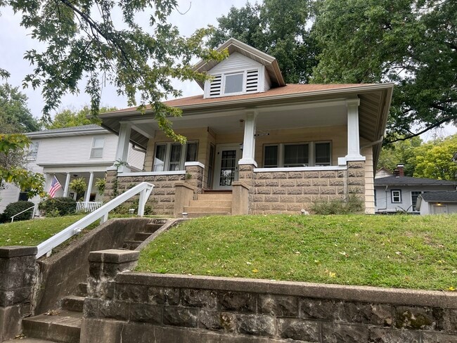 Building Photo - 24 Sunnyside Dr