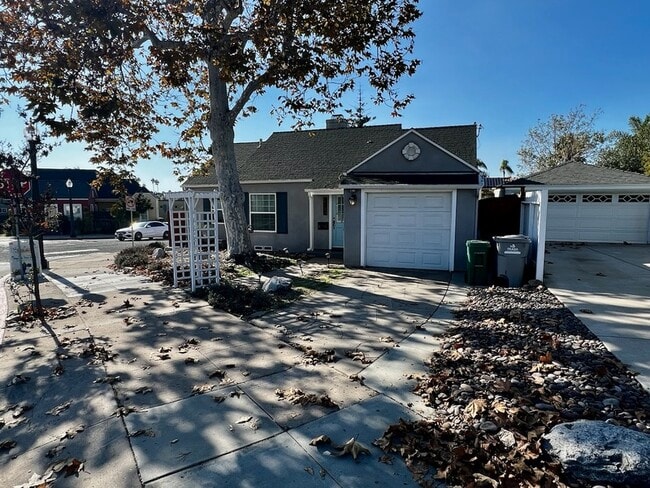 Building Photo - 4502 Euclid Ave