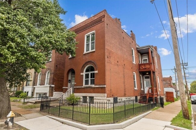 Beautiful Apartment on Cherokee Street!
