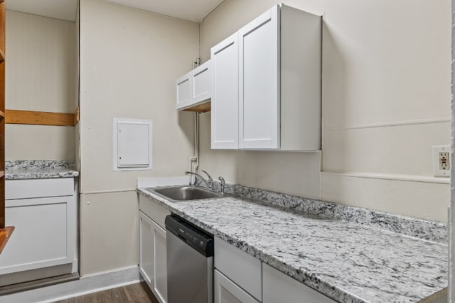 Photo - 27 Frederic St Unit B