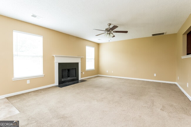 Photo - 8858 Seneca Rd