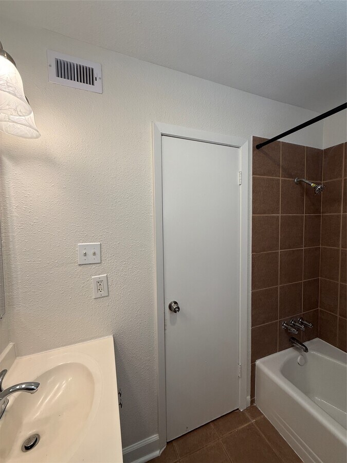 Photo - 1141 N Durham Dr Unidad 17