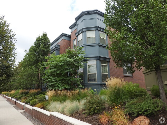 Building Photo - Central Park Home For Rent! Corner Unit!