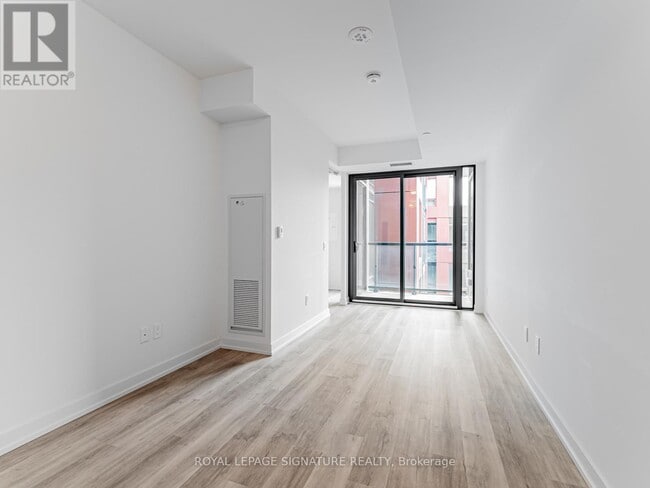 Photo - 28 Eastern Ave Unité LPH-01