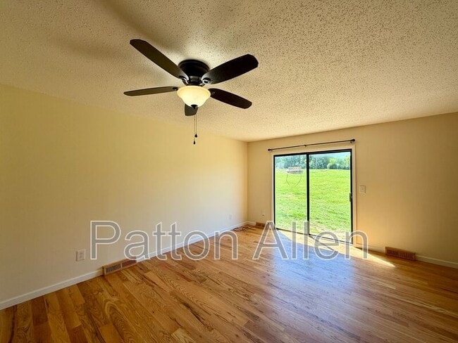 Photo - 2 Dawnwood Cir